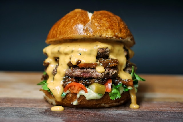 A delicious Cheese Burger